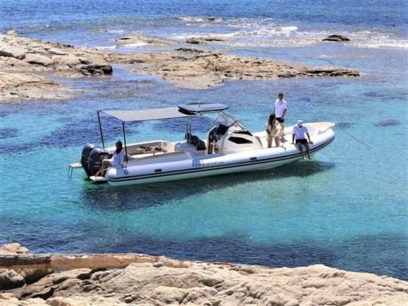 Location de bateau semi-rigide tempest 1000 par euroyachting